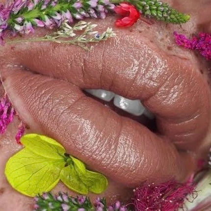 Satin Luxe Lipstick - Mink | Suzy