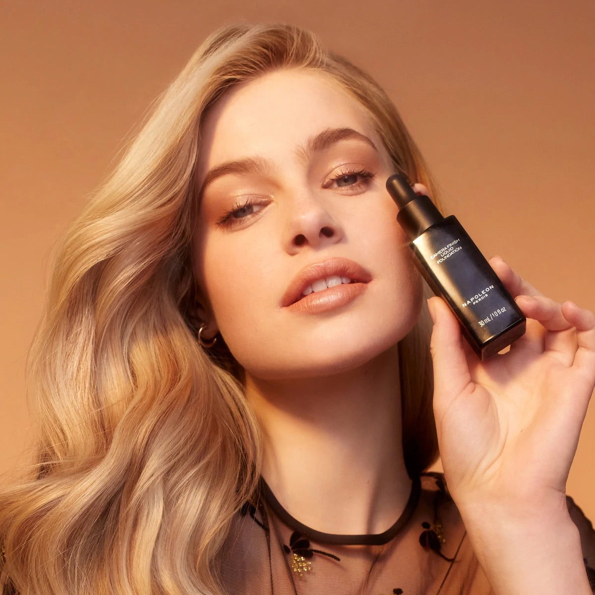 Camera Finish Liquid Foundation - Look 3