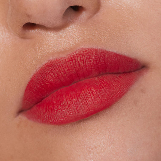 Taking Shape Lip Liner - Go Red